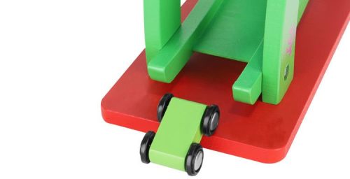 Fából készült autós játék csúszópálya