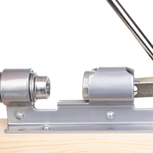 Diótörő állványon