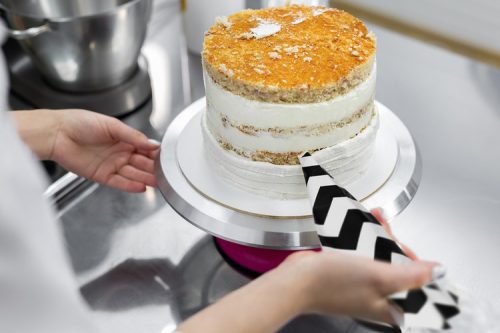 26 db-os sütemény és torta díszítő készlet