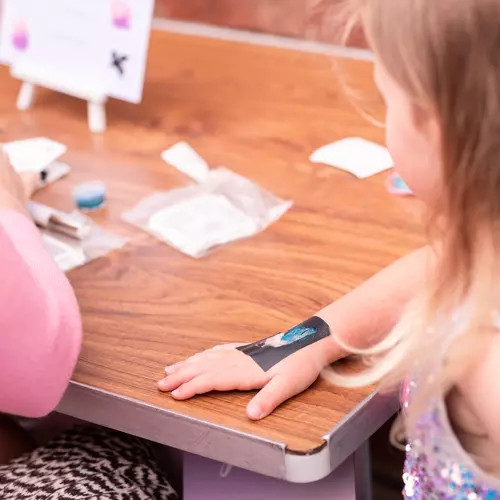 Csillamtetováló készlet, 24 szín, 186 sablon