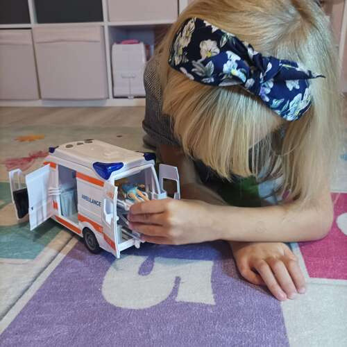 Játék mentőautó, nyitható ajtókkal, fény- és hangjelzésekkel, 25 x 12,5 x 9 cm