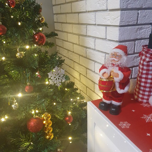  Játszó Mikulás - figura 30cm Ruhhy 22162