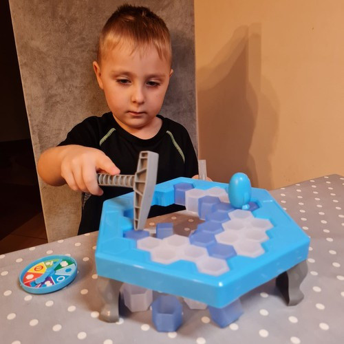 Pingvinek Játéktermi Játék - Szórakoztató Játék Családi Estékhez, 3+ Éves Gyermekeknek, Kék-Szürke, 19 x 7.5 x 22.5 cm, 0.198 kg