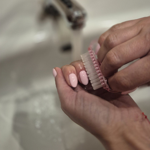 100 db Rózsaszín Egyszerhasználatos Manikűr Kefe - 6,5 x 3,2 x 1,5 cm, PS, PP