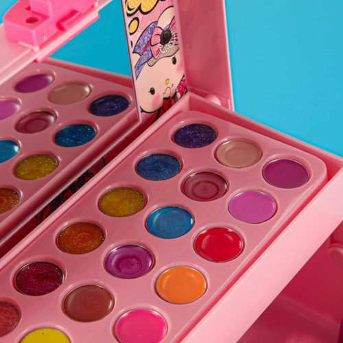 Smink és köröm készlet smink kozmetikumok árnyékok lakkok koffer