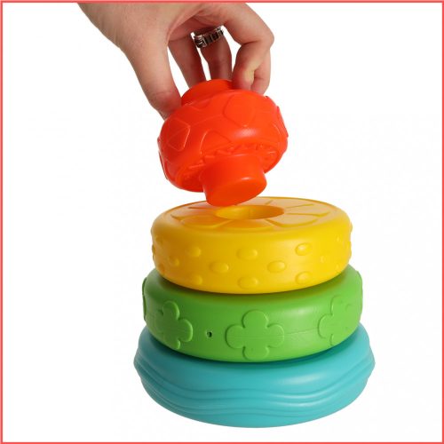 Montessori piramis torony, szenzoros kirakó, színes