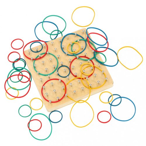 Geoboard geoplan fa kirakós létrehozása formák gumiszalagokkal