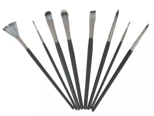 Művészek ecsetkészlete tokban