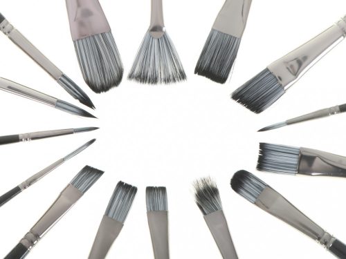 Művészek ecsetkészlete tokban